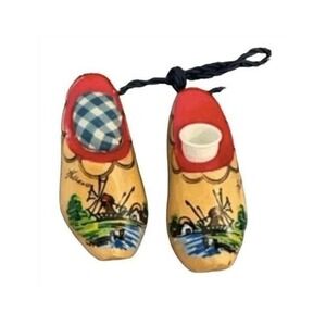 Vintage Holland Dutch Wooden Shoes Sewing Kit Pincushion Thimble Clogs